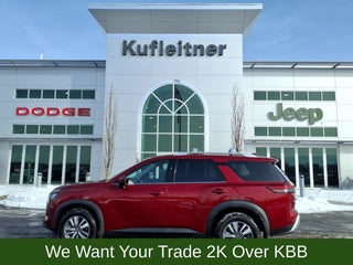 2023 Nissan Pathfinder SL