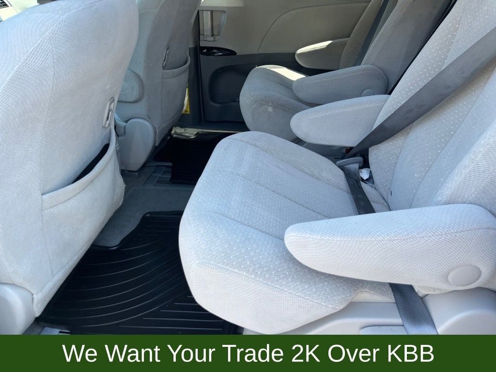 2014 Toyota Sienna L 7 Passenger