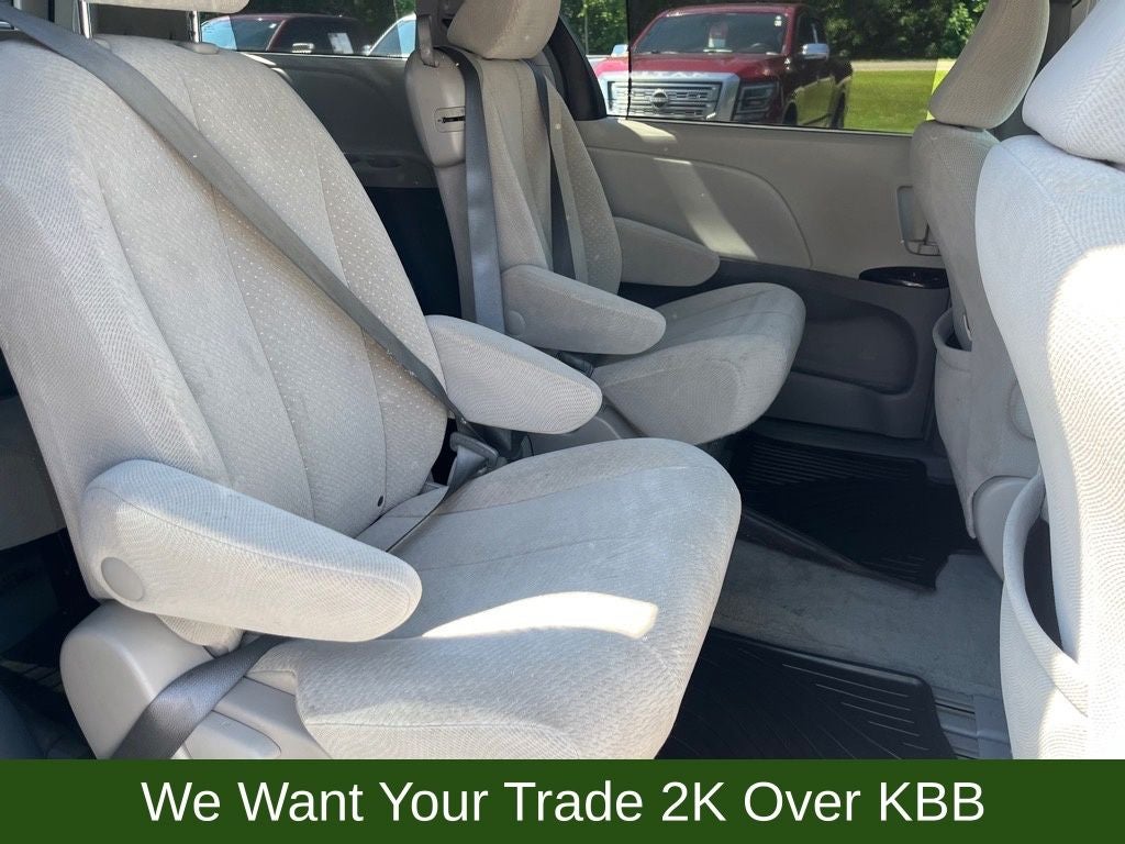 2014 Toyota Sienna L 7 Passenger