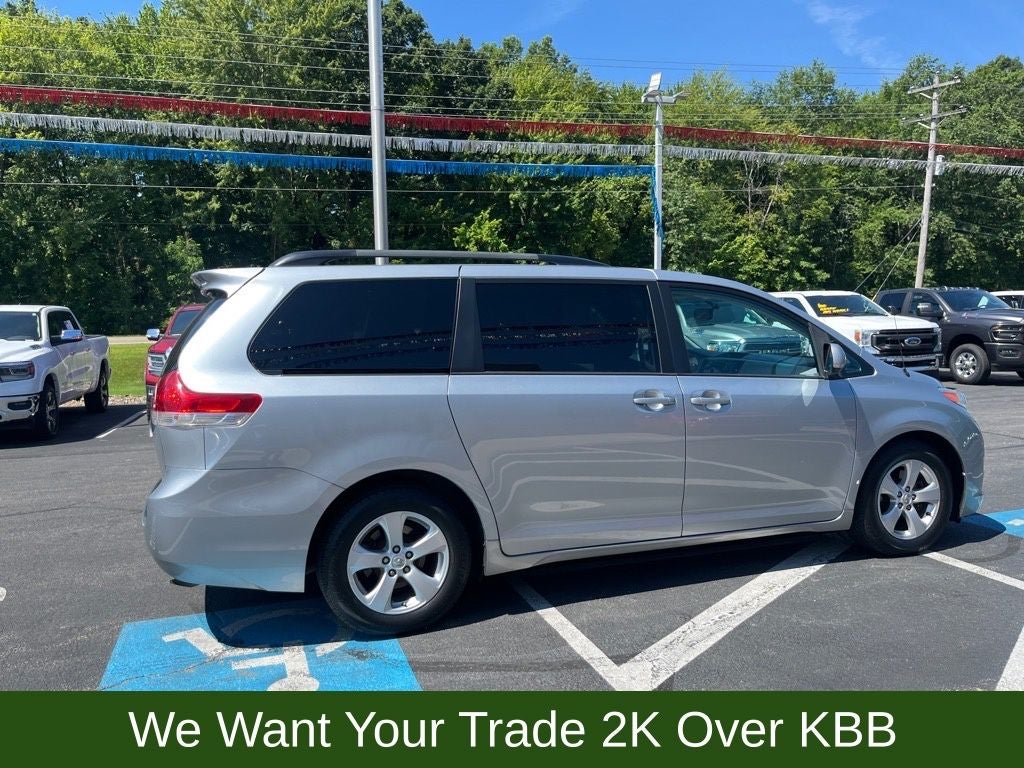 2014 Toyota Sienna L 7 Passenger