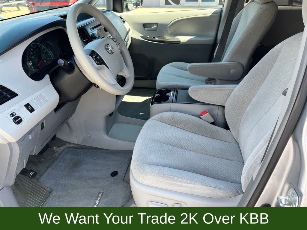 2014 Toyota Sienna L 7 Passenger