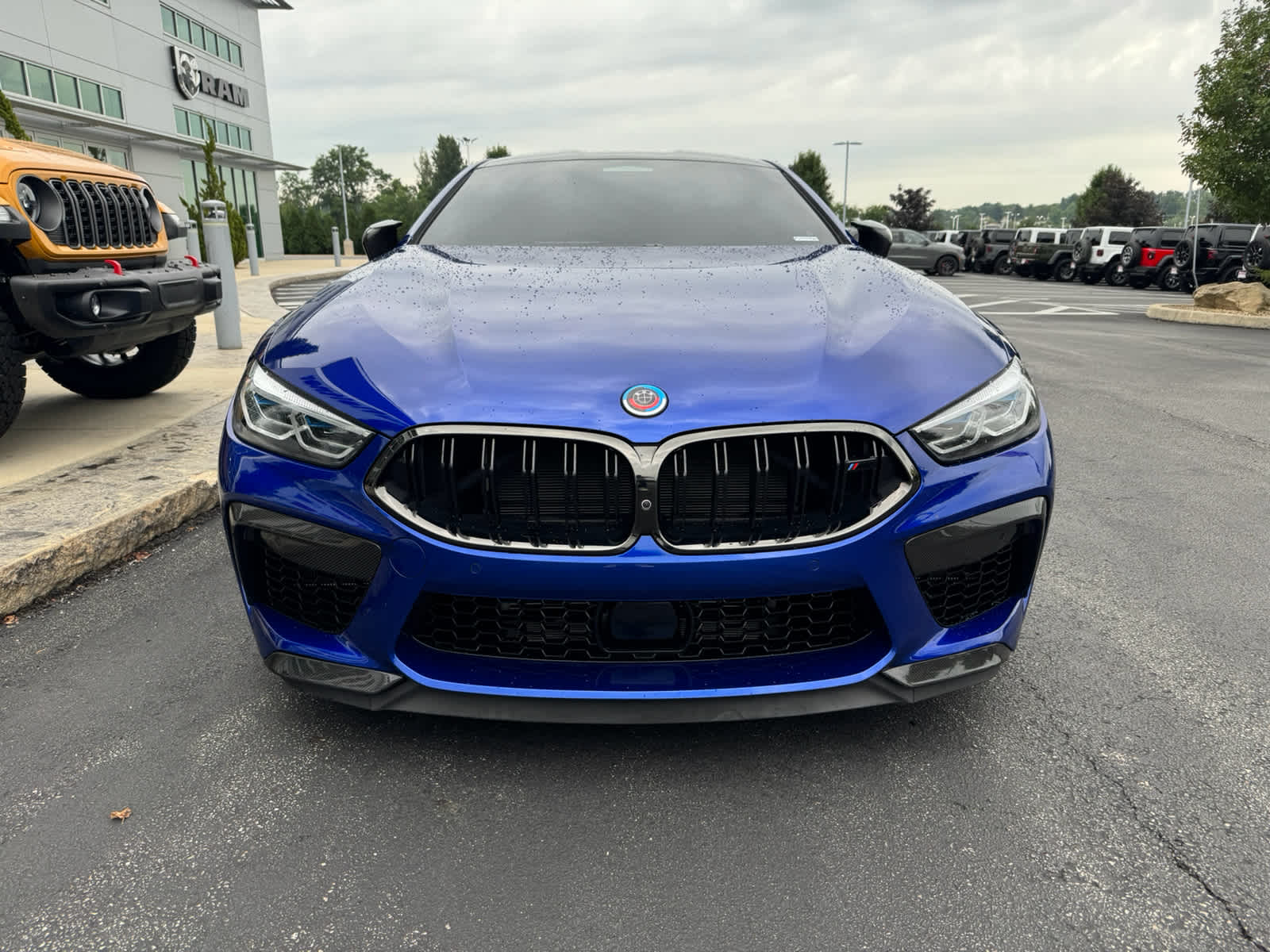 2022 BMW M8
