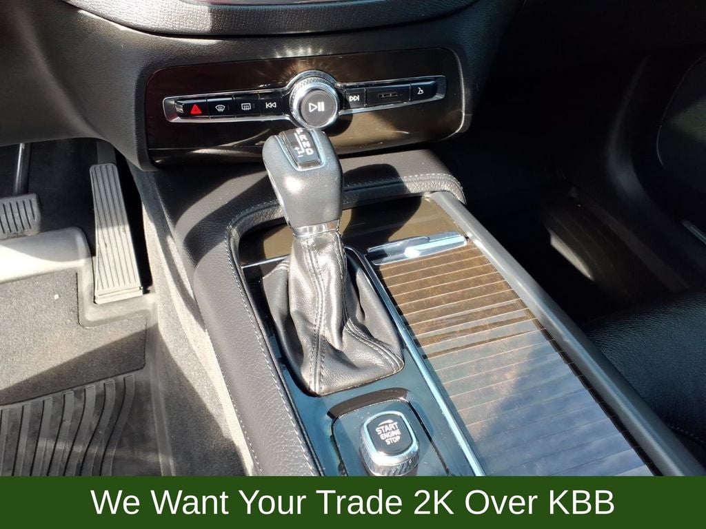 2018 Volvo XC90 T6 Momentum