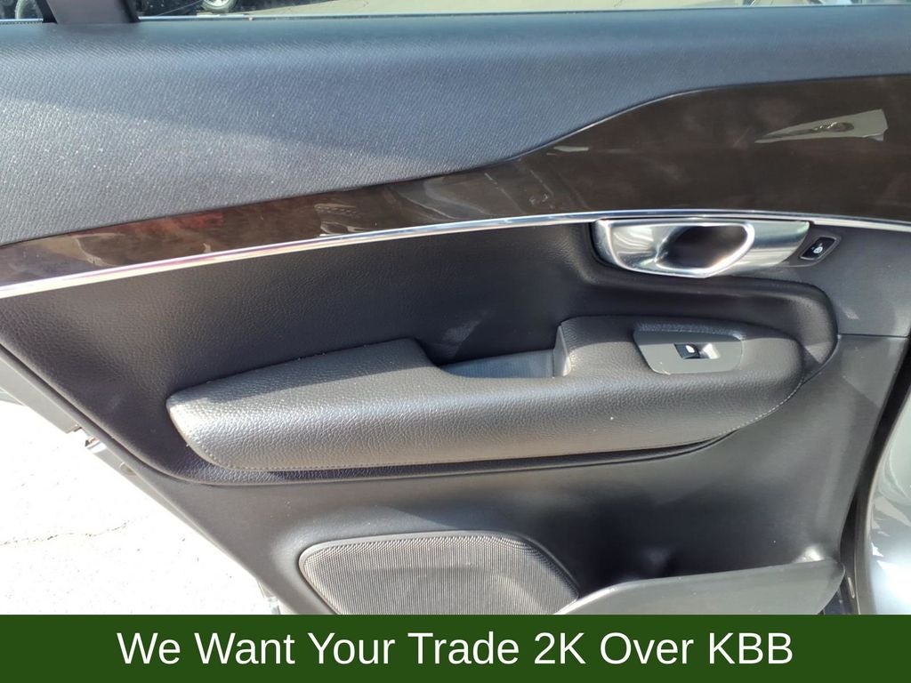 2018 Volvo XC90 T6 Momentum