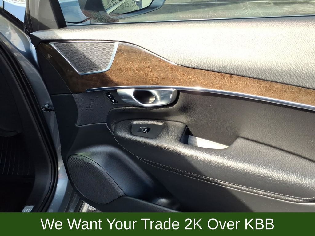 2018 Volvo XC90 T6 Momentum